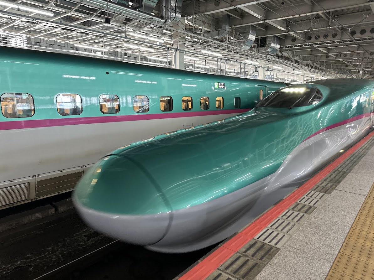 新幹線はやぶさ