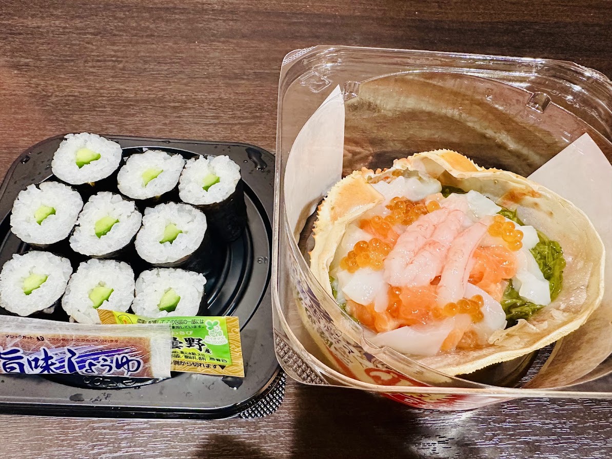 蟹が見守る玉手箱！三陸めかぶと海宝寿司